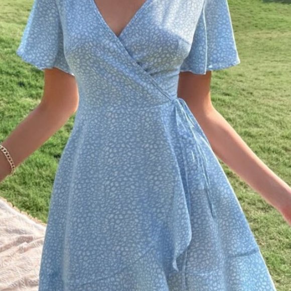 Sky Blue and White print, wrap dress with bell sleeves - Picture 4 of 4